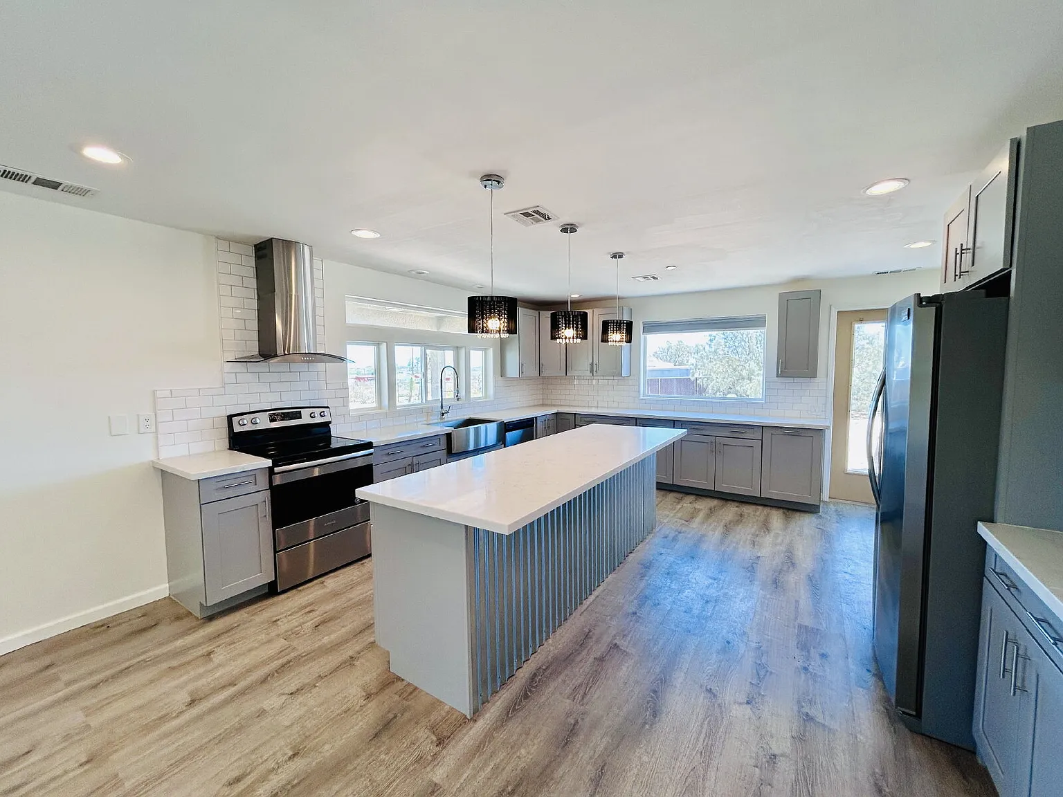 3 bed, 2.5 bath, 1876 sqft, $2,397 — Photo 4