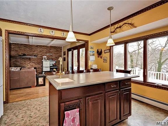 5th image of 16 Skyview Ln
