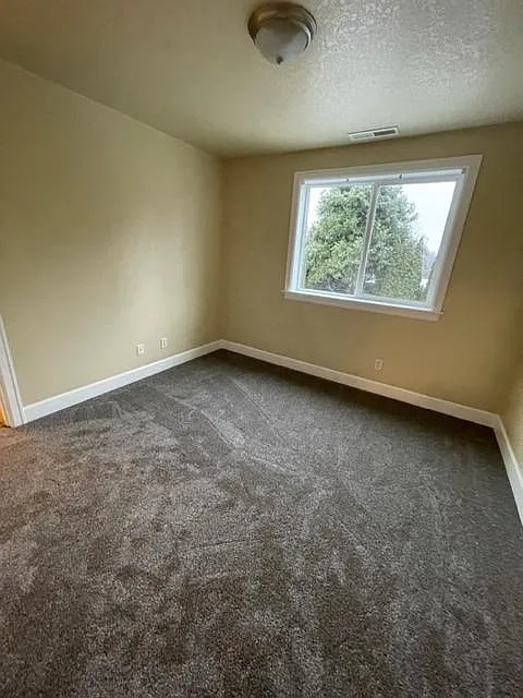 782 Sure Fire Way SE — Photo 4