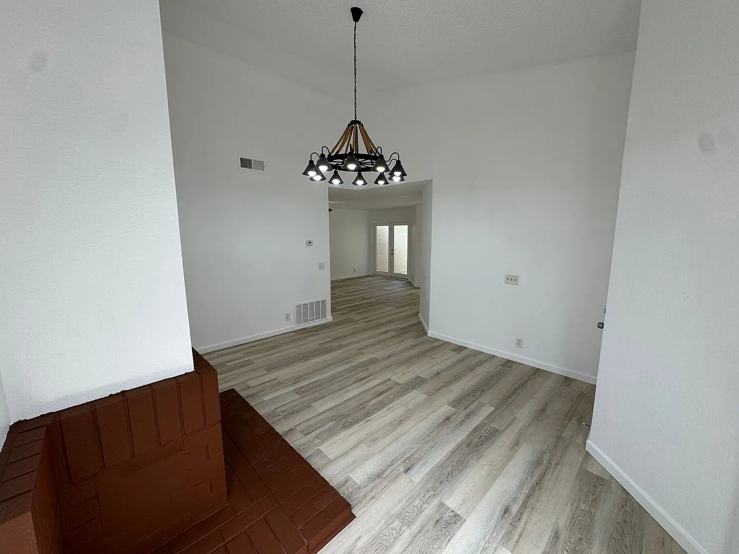 3 Bedroom single level in RSD — Photo 4
