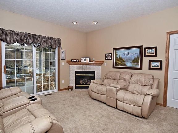 5th image of 114 Ambrose Dr