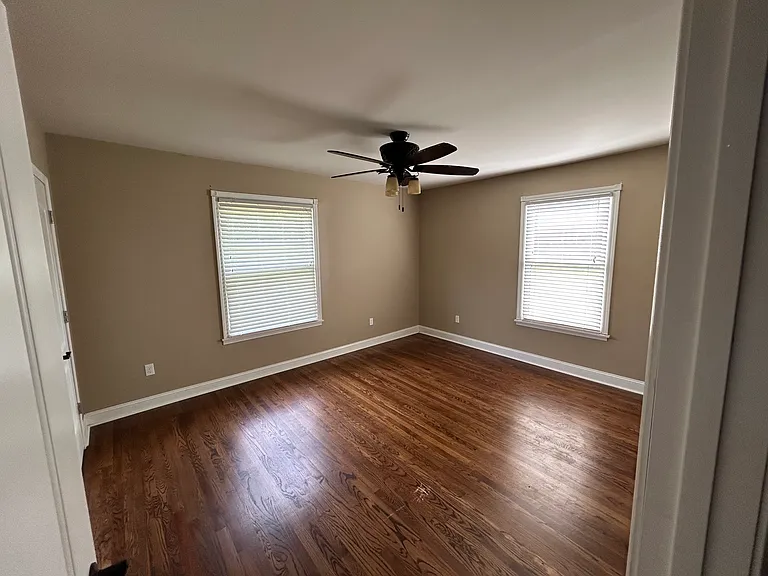 1210 Nashville St — Photo 6