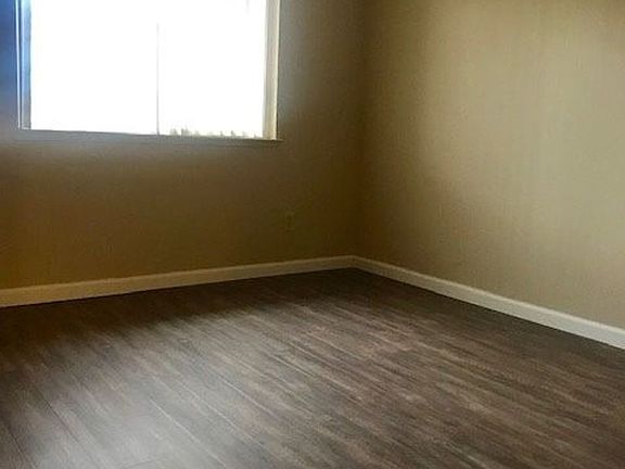 2nd image of 456 Nash St Unit 3