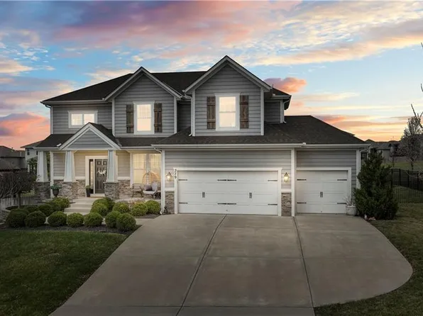 279 S Pinon St, Olathe, KS 66061