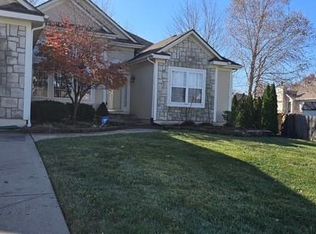 3921 SW Windemere Dr, Lees Summit, MO 64082