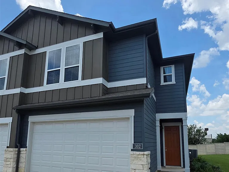 1020 Vista View Dr #302 — Photo 1