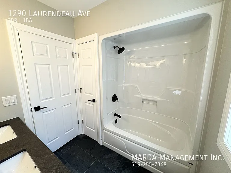 1290 Laurendeau Ave — Photo 13