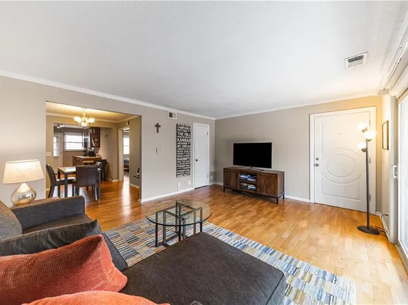 4616 Holly # 3 St, Kansas City, MO 64112