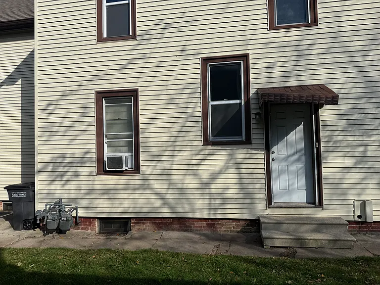 Entrance to upper.