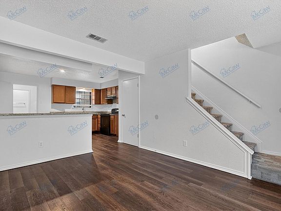 5th image of 210 Rolston Rd APT 2