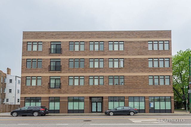 1st image of 2943 N Rockwell St APT 302