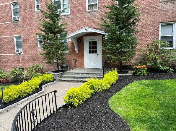 38 Laurel Place #2K, Yonkers, NY 10704