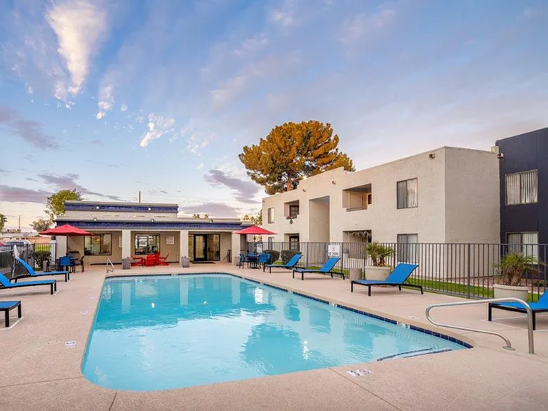 SunPointe Apartments — Photo 36