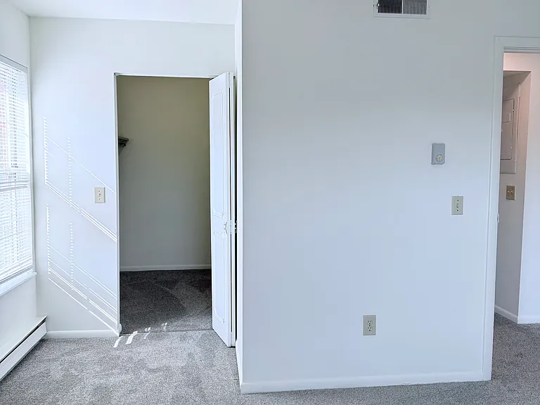 W Northwood Dr — Photo 11