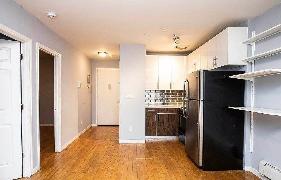 1st image of 41 Melrose St APT 3A