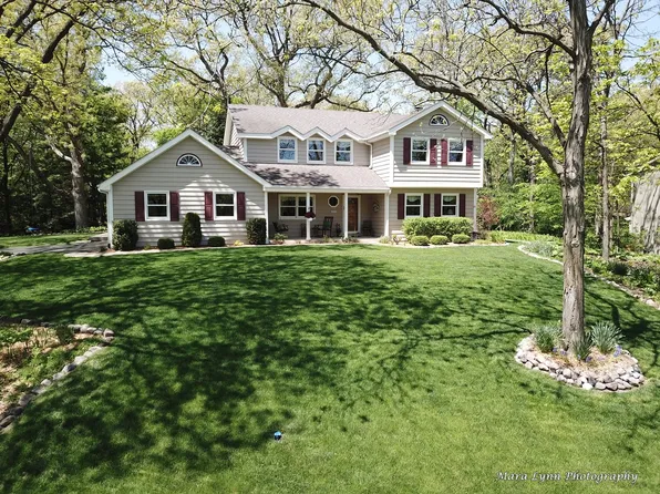 5N756 Ravine Dr, Saint Charles, IL 60175