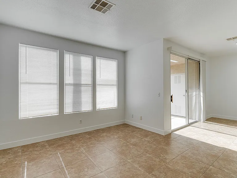 251 S Green Valley Pkwy #5111 — Photo 6