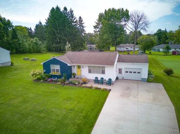 94 Whitcomb Rd, Fulton, NY 13069