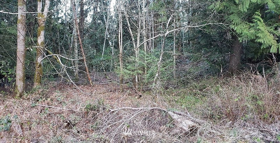 1st image of 460 E Dartmoor Dr