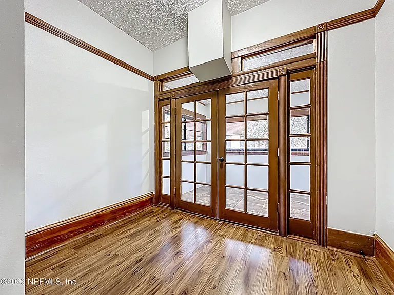 138 E Duval St — Photo 6