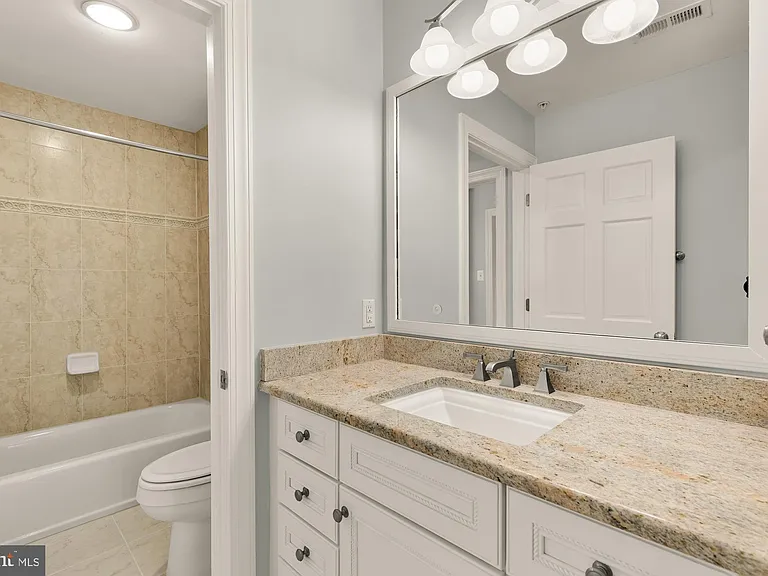 5501 Montgomery St — Photo 21
