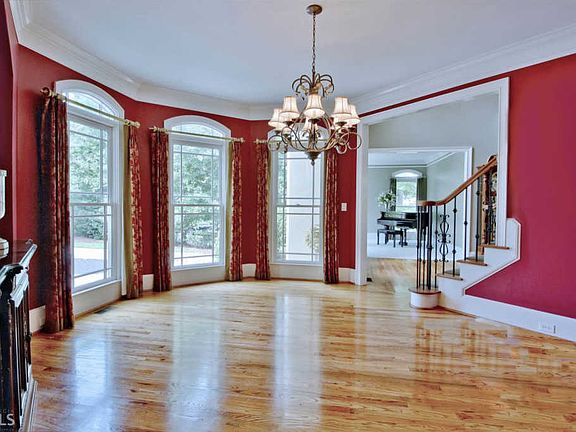 5th image of 212 Brookings Ln
