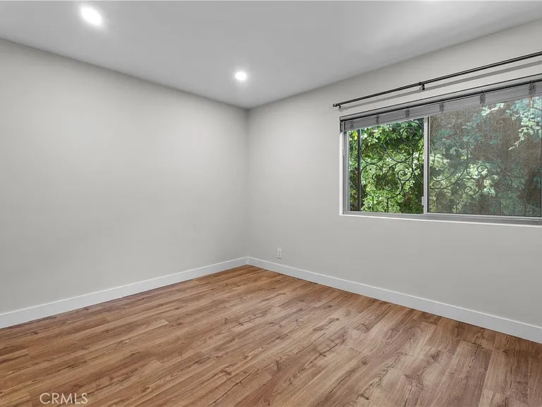 6752 Hillpark Dr #303 — Photo 4