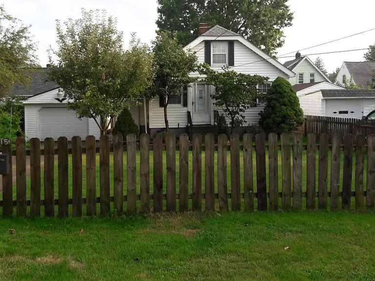 3915 Buechner Ave — Photo 11
