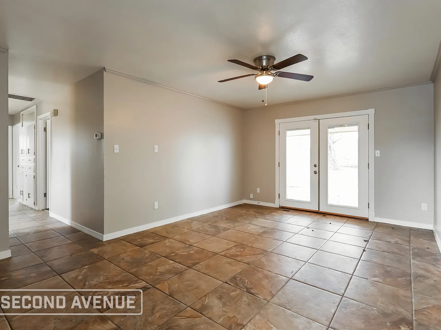 3 bed, 1.5 bath, 1093 sqft, $1,295 — Photo 2