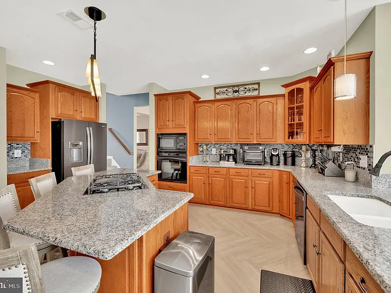 533 Rubens Cir — Photo 3