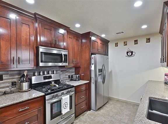 2nd image of 3526 Honeysuckle Ct