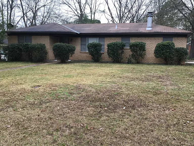 8950 Acacia Ln — Photo 2
