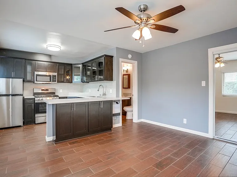 3528 W Adams Blvd — Photo 12