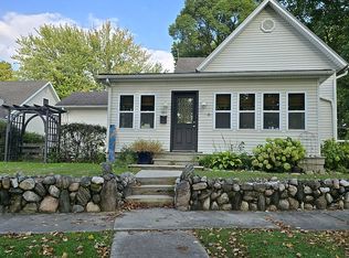 109 S Maple St, Argos, IN 46501