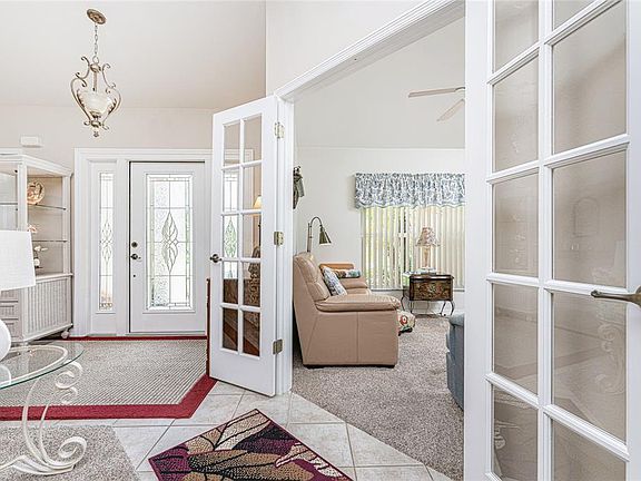 5th image of 1014 Cathedall Ave