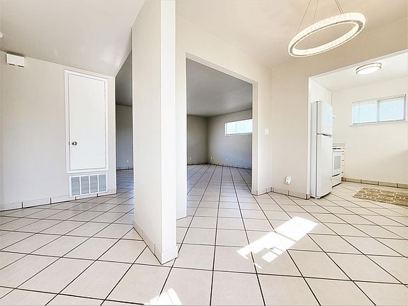 4th image of 2113 Town And Country Ln #U3