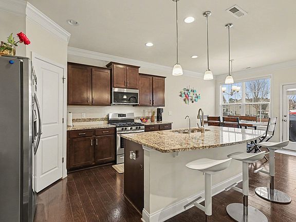 3rd image of 7471 Randshire Way