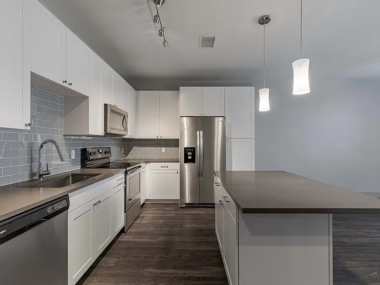 Encore Evans Station Apartments — Photo 19
