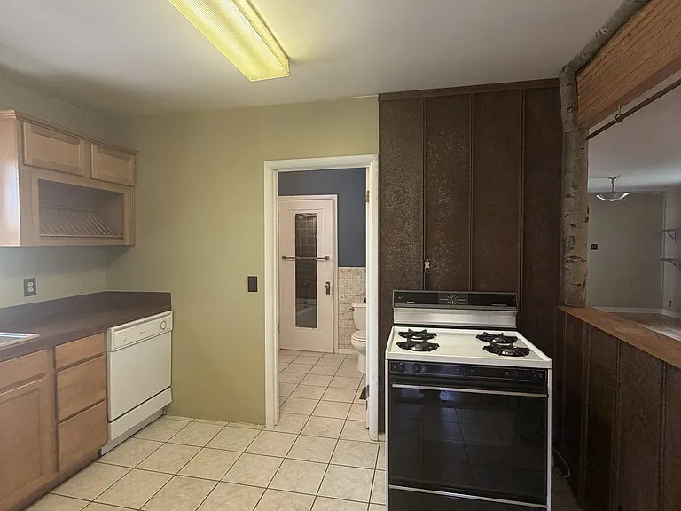 212 Alderson Ave — Photo 11