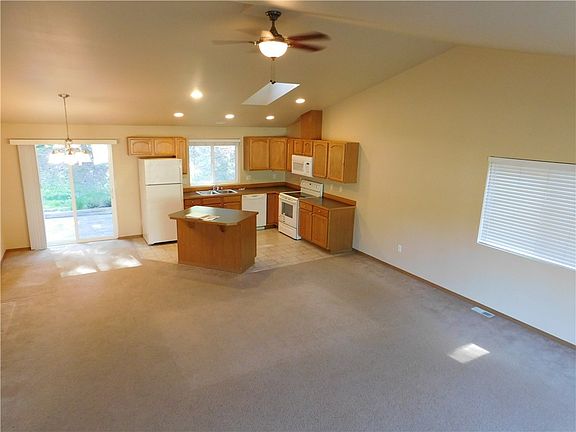 4th image of 9731 Channel Dr NW