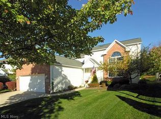 12535 Woodberry Ln, Strongsville, OH 44149
