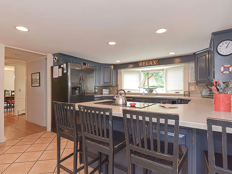 93 Granite St — Photo 4