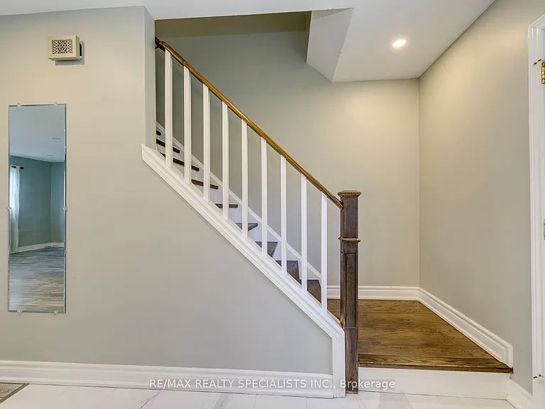 93 Hansen Rd N #100 — Photo 17