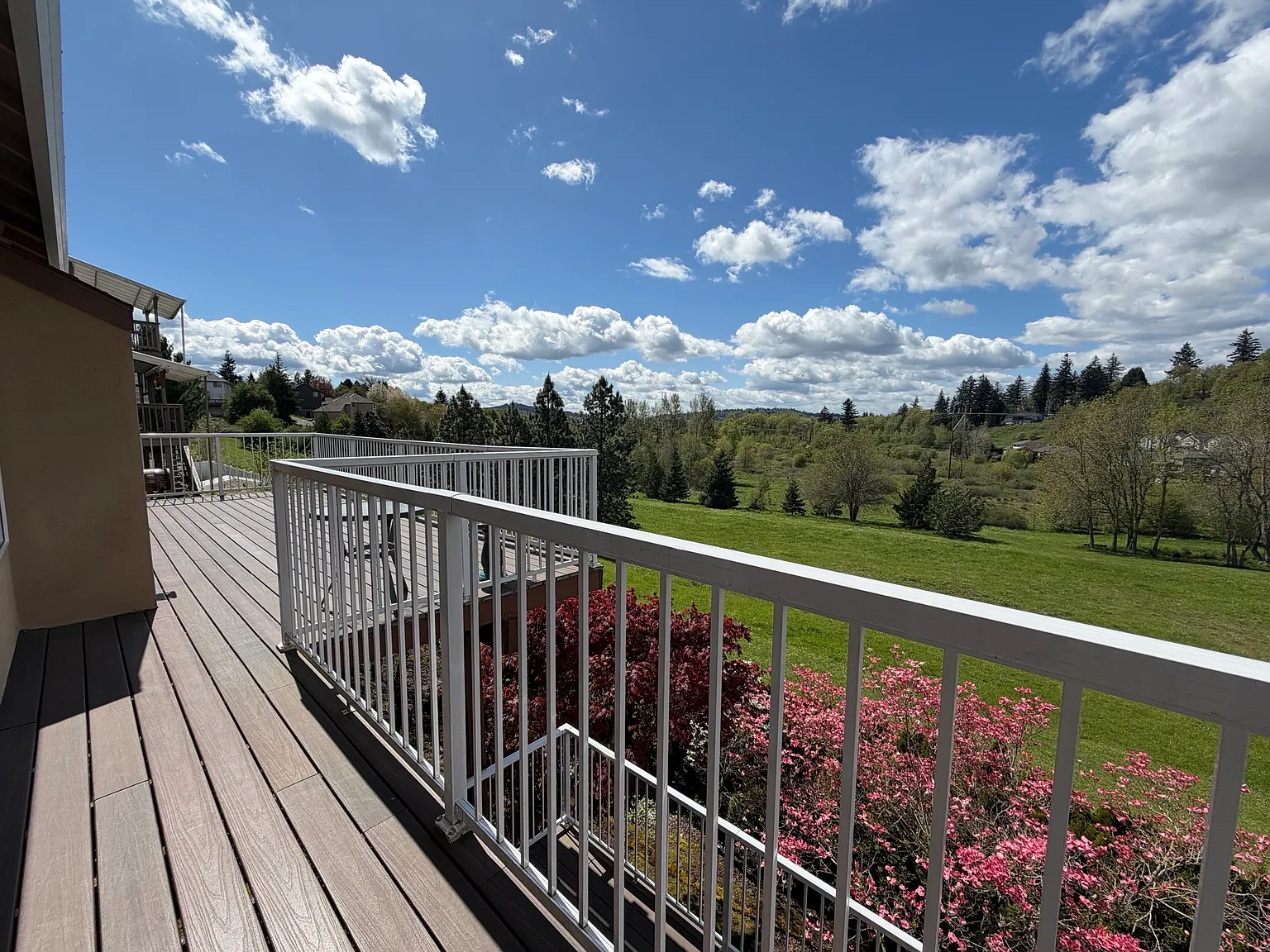4 bed, 2.5 bath, 3232 sqft, $3,500 — Photo 2