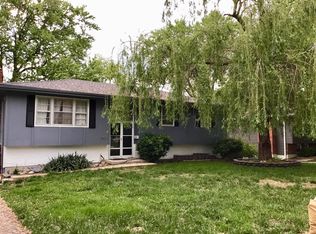 13106 Pennycross Rd, Lenexa, KS 66215