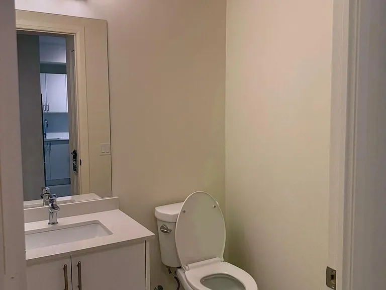 27 Korda Gate #1502 — Photo 19
