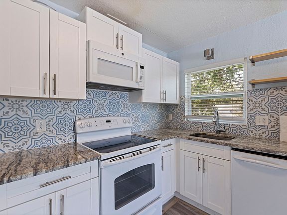 4th image of 4801 14th Ave S #2