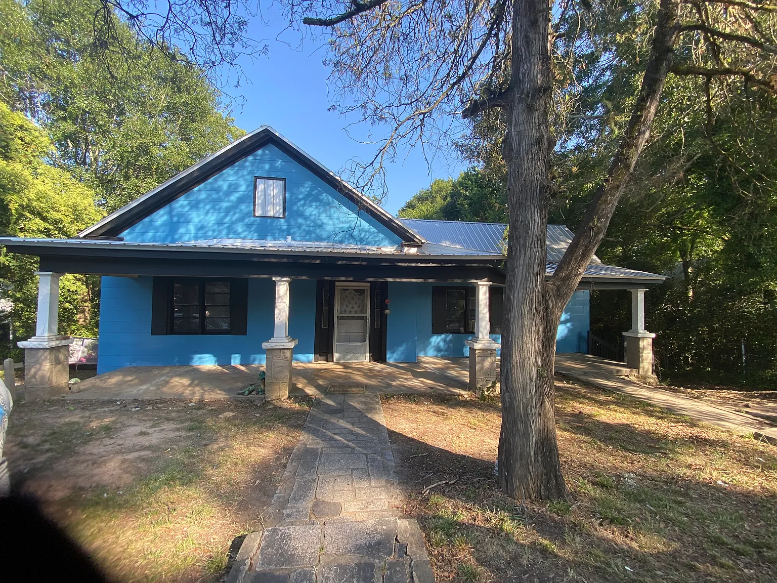 2 bed, 1000 sqft, $1,050 — Photo 1