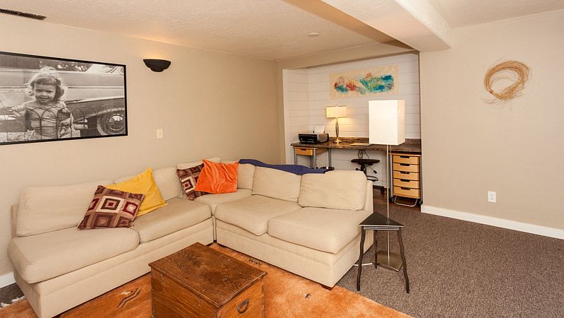 Den / rec room
