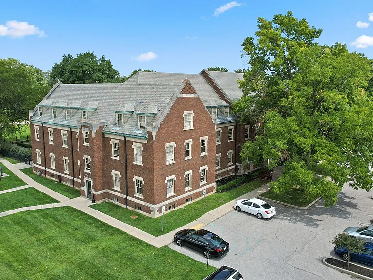Central State Mansion — Photo 67